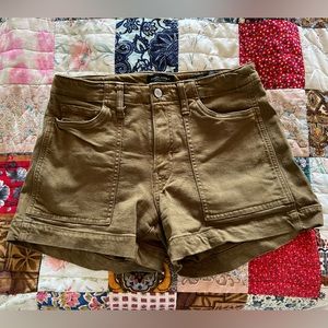 Banana Republic - Mid Rise Short - Green - size 28